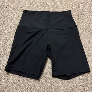 NWOT LULULEMON ALIGH HIGH RISE RIBBED BIKER SHORTS